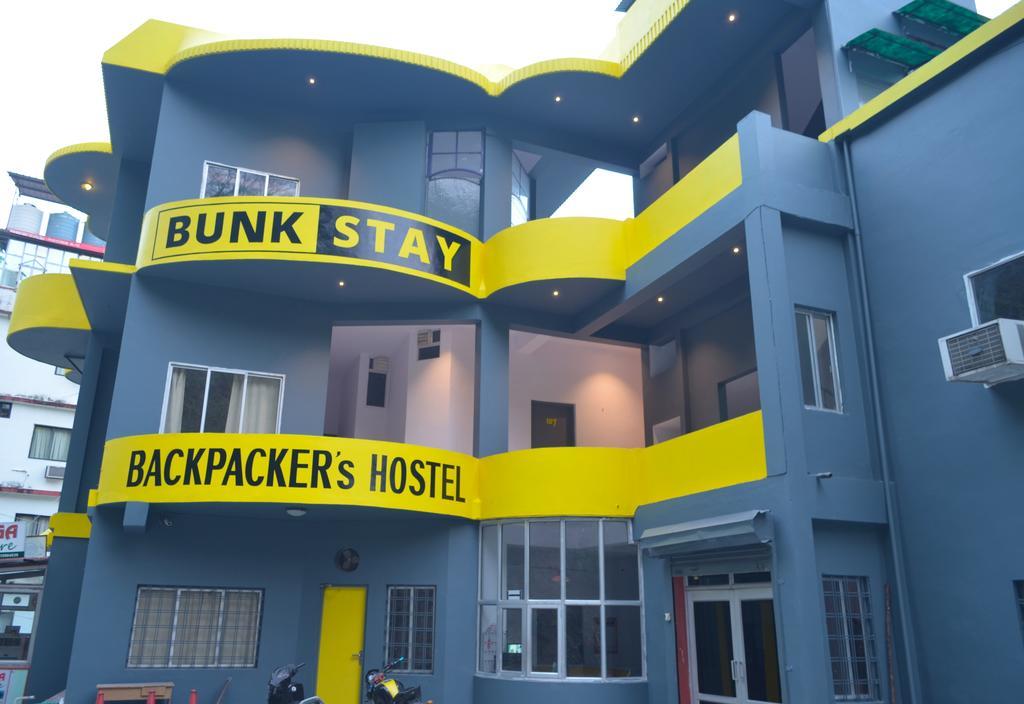 Bunkstay Coworking Hostel & Glamping Risikés Kültér fotó